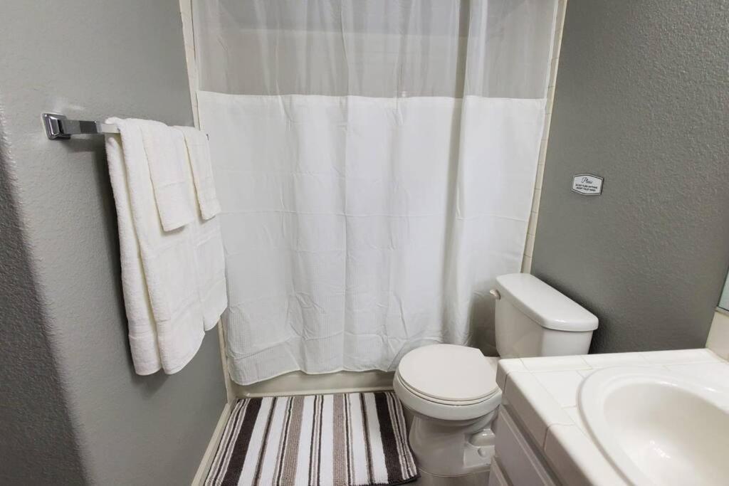 לאס וגאס Comfortable Family Home מראה חיצוני תמונה